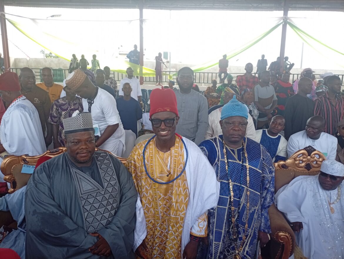 Prince Olatunji Olusoji Celebrated by Other Dignitaries